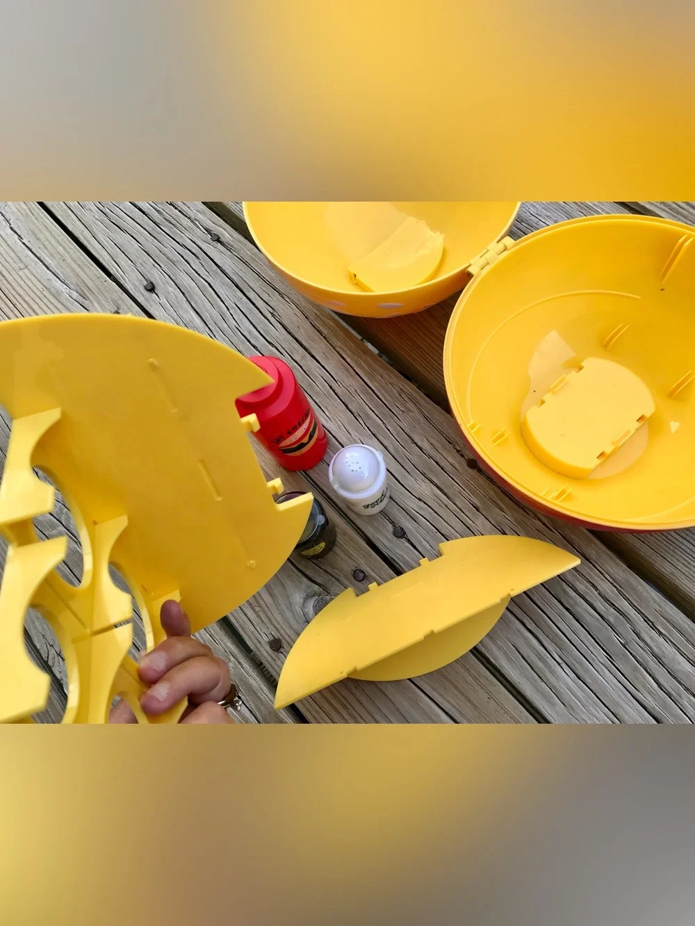 Target Cheeseburger Shape Condiment Caddy Holder Picnic Tailgating Set Complete